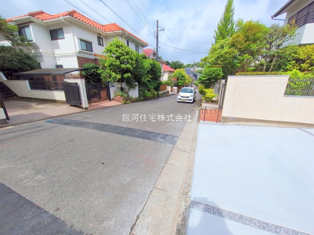G00378162 神奈川県川崎市麻生区王禅寺東５丁目 新築一戸建て 6980万円 土地面積200.92m² (約60.77坪) 建物面積105.58m² (約31.93坪) 間取り４ＬＤＫ 築年月2025年06月(築１年以内)【外観15】