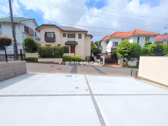 G00378162 神奈川県川崎市麻生区王禅寺東５丁目 新築一戸建て 6980万円 土地面積200.92m² (約60.77坪) 建物面積105.58m² (約31.93坪) 間取り４ＬＤＫ 築年月2025年06月(築１年以内)【外観16】