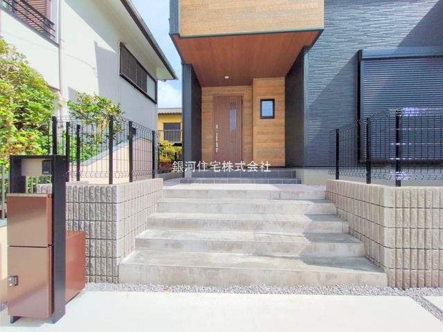 G00378162 神奈川県川崎市麻生区王禅寺東５丁目 新築一戸建て 6980万円 土地面積200.92m² (約60.77坪) 建物面積105.58m² (約31.93坪) 間取り４ＬＤＫ 築年月2025年06月(築１年以内)【外観17】