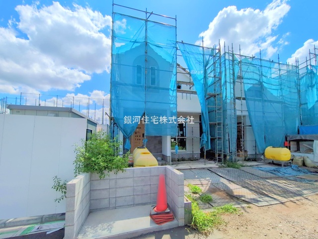 G00378190 神奈川県綾瀬市蓼川３丁目 新築一戸建て 4350万円 土地面積112.59m² (約34.05坪) 建物面積100.19m² (約30.30坪) 間取り３ＬＤＫ 築年月2025年09月【外観2】
