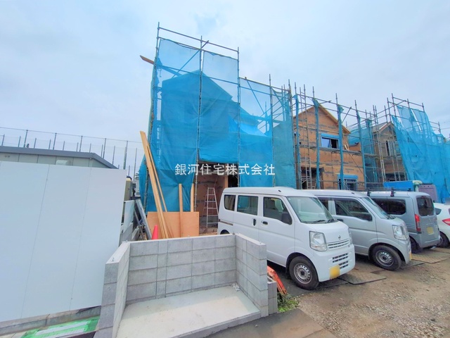 G00378190 神奈川県綾瀬市蓼川３丁目 新築一戸建て 4350万円 土地面積112.59m² (約34.05坪) 建物面積100.19m² (約30.30坪) 間取り３ＬＤＫ 築年月2025年09月【外観11】