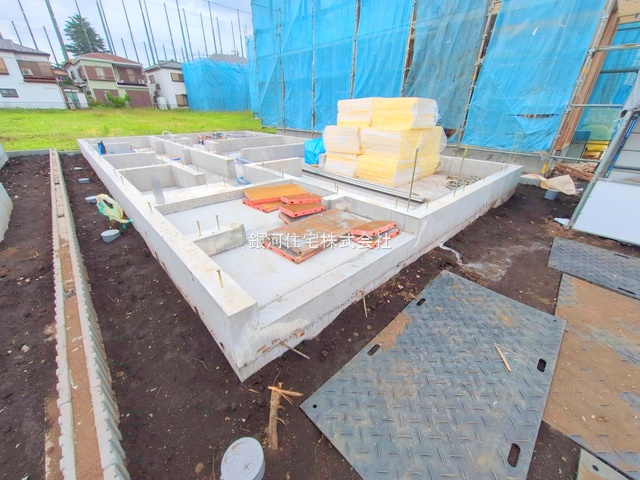 G00378191 神奈川県綾瀬市蓼川３丁目 新築一戸建て 4450万円 土地面積112.59m² (約34.05坪) 建物面積100.19m² (約30.30坪) 間取り３ＳＬＤＫ 築年月2025年09月【外観10】