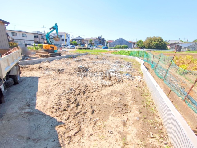 G00378207 埼玉県草加市新里町 新築一戸建て 4990万円 土地面積137.46m² (約41.58坪) 建物面積107.22m² (約32.43坪) 間取り３ＬＤＫ 築年月2025年10月【外観11】