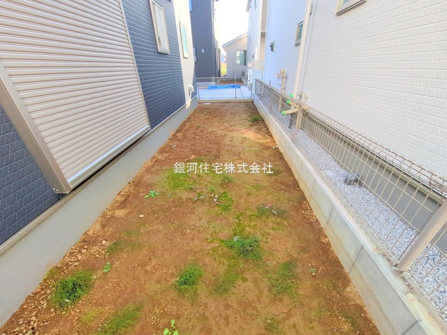 G00378208 埼玉県さいたま市岩槻区大字岩槻 新築一戸建て 3180万円 土地面積135.00m² (約40.83坪) 建物面積99.36m² (約30.05坪) 間取り３ＬＤＫ 築年月2025年10月(築１年以内)【外観15】