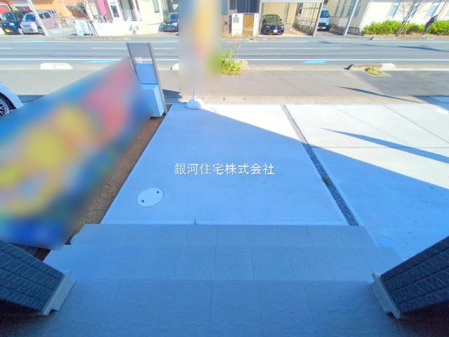 G00378208 埼玉県さいたま市岩槻区大字岩槻 新築一戸建て 3180万円 土地面積135.00m² (約40.83坪) 建物面積99.36m² (約30.05坪) 間取り３ＬＤＫ 築年月2025年10月(築１年以内)【外観18】