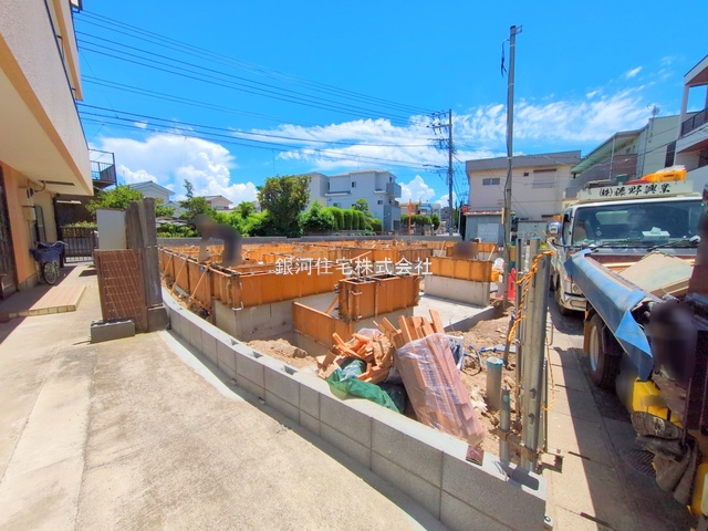 G00378212 千葉県市川市新井１丁目 新築一戸建て 6599万円 土地面積71.34m² (約21.58坪) 建物面積115.91m² (約35.06坪) 間取り４ＬＤＫ 築年月2025年07月(築１年以内)【外観2】