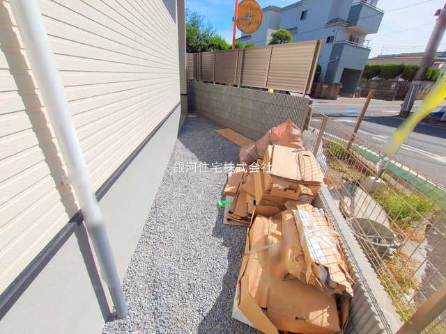 G00378213 千葉県市川市新井１丁目 新築一戸建て 5999万円 土地面積84.48m² (約25.55坪) 建物面積126.96m² (約38.40坪) 間取り４ＬＤＫ 築年月2025年09月(築１年以内)【外観6】