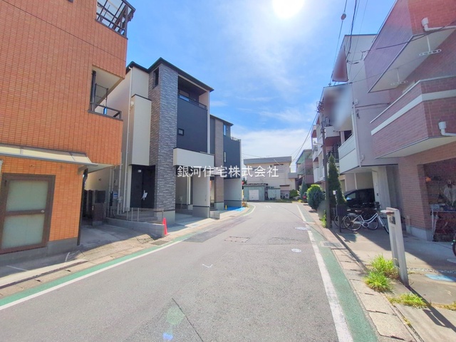 G00378213 千葉県市川市新井１丁目 新築一戸建て 5999万円 土地面積84.48m² (約25.55坪) 建物面積126.96m² (約38.40坪) 間取り４ＬＤＫ 築年月2025年09月(築１年以内)【外観11】