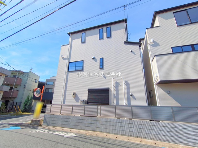 G00378213 千葉県市川市新井１丁目 新築一戸建て 5999万円 土地面積84.48m² (約25.55坪) 建物面積126.96m² (約38.40坪) 間取り４ＬＤＫ 築年月2025年09月(築１年以内)【外観12】