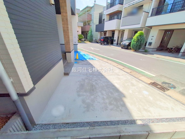 G00378213 千葉県市川市新井１丁目 新築一戸建て 5999万円 土地面積84.48m² (約25.55坪) 建物面積126.96m² (約38.40坪) 間取り４ＬＤＫ 築年月2025年09月(築１年以内)【外観16】