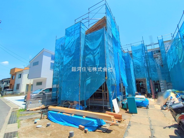 G00378214 神奈川県海老名市上郷３丁目 新築一戸建て 6098万円 土地面積99.53m² (約30.10坪) 建物面積107.49m² (約32.51坪) 間取り３ＳＬＤＫ 築年月2025年08月【外観7】