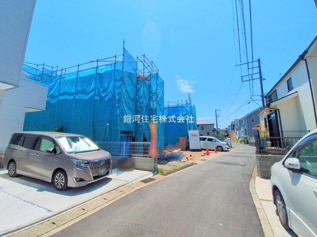 G00378214 神奈川県海老名市上郷３丁目 新築一戸建て 6098万円 土地面積99.53m² (約30.10坪) 建物面積107.49m² (約32.51坪) 間取り３ＳＬＤＫ 築年月2025年08月【外観9】