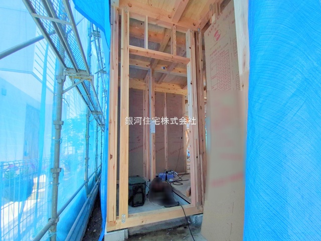 G00378214 神奈川県海老名市上郷３丁目 新築一戸建て 6098万円 土地面積99.53m² (約30.10坪) 建物面積107.49m² (約32.51坪) 間取り３ＳＬＤＫ 築年月2025年08月【外観13】