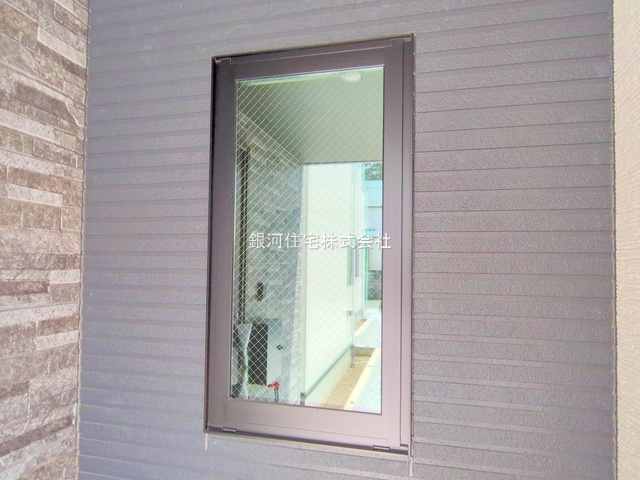 G00378215 神奈川県海老名市上郷３丁目 新築一戸建て 5698万円 土地面積108.22m² (約32.73坪) 建物面積107.02m² (約32.37坪) 間取り３ＳＬＤＫ 築年月2025年08月(築１年以内)【外観6】