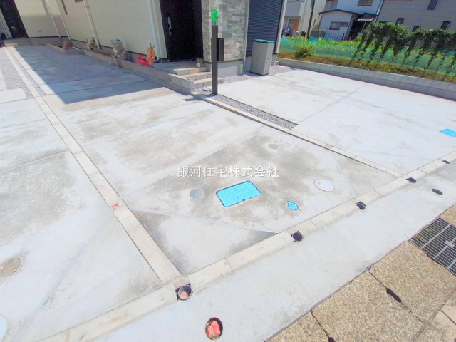 G00378216 神奈川県海老名市上郷３丁目 新築一戸建て 5698万円 土地面積107.22m² (約32.43坪) 建物面積105.56m² (約31.93坪) 間取り３ＳＬＤＫ 築年月2025年08月(築１年以内)【外観15】