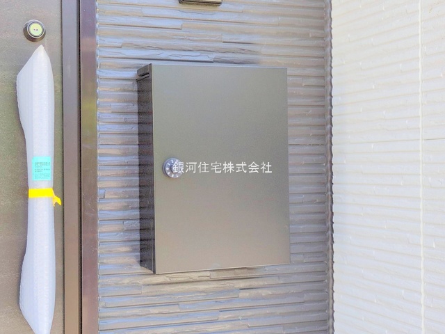 G00378221 神奈川県藤沢市西富２丁目 新築一戸建て 6098万円 土地面積139.09m² (約42.07坪) 建物面積105.16m² (約31.81坪) 間取り４ＬＤＫ 築年月2025年07月(築１年以内)【外観16】