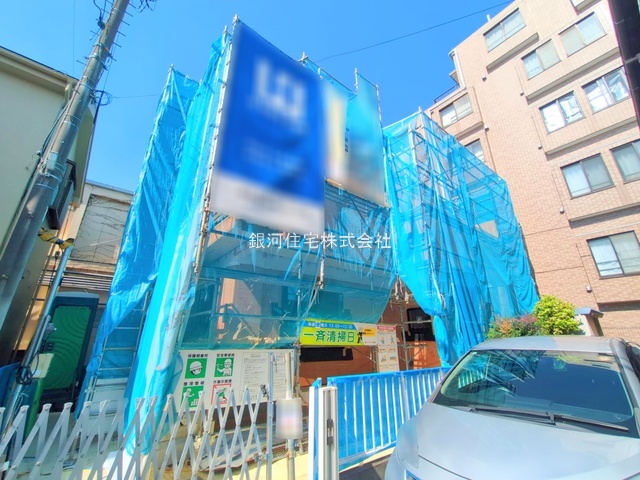 G00378231 埼玉県川口市南鳩ヶ谷４丁目 新築一戸建て 4480万円 土地面積102.80m² (約31.09坪) 建物面積98.40m² (約29.76坪) 間取り５ＬＤＫ 築年月2025年07月(築１年以内)【外観4】
