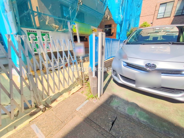 G00378231 埼玉県川口市南鳩ヶ谷４丁目 新築一戸建て 4480万円 土地面積102.80m² (約31.09坪) 建物面積98.40m² (約29.76坪) 間取り５ＬＤＫ 築年月2025年07月(築１年以内)【外観8】