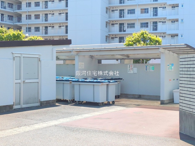 G00378240 神奈川県横浜市戸塚区前田町 中古マンション 3599万円 専有面積87.90m² (約26.58坪) 間取り３ＬＤＫ 所在階1階 築年月1982年10月(築42年)【外観7】