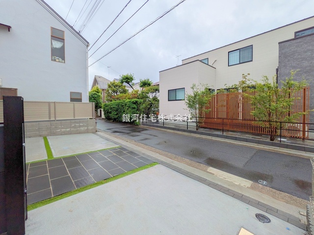 G00378251 東京都武蔵野市吉祥寺北町５丁目 新築一戸建て 9390万円 土地面積120.00m² (約36.29坪) 建物面積94.60m² (約28.61坪) 間取り４ＬＤＫ 築年月2025年05月(築１年以内)【外観7】