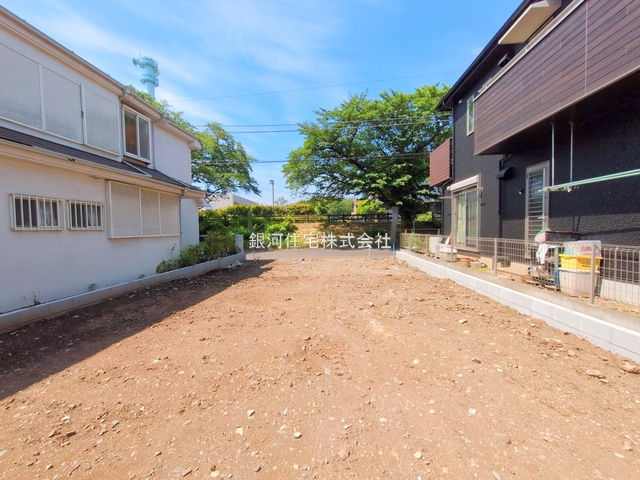 G00378255 東京都福生市南田園３丁目 新築一戸建て 4290万円 土地面積120.27m² (約36.38坪) 建物面積103.19m² (約31.21坪) 間取り４ＬＤＫ 築年月2025年09月【外観10】
