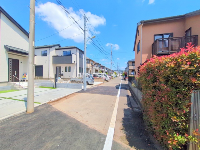 G00378266 東京都国分寺市新町１丁目 新築一戸建て 4790万円 土地面積120.01m² (約36.30坪) 建物面積92.33m² (約27.92坪) 間取り４ＬＤＫ 築年月2025年05月(築１年以内)【外観3】