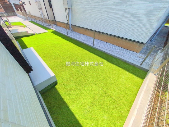 G00378266 東京都国分寺市新町１丁目 新築一戸建て 4790万円 土地面積120.01m² (約36.30坪) 建物面積92.33m² (約27.92坪) 間取り４ＬＤＫ 築年月2025年05月(築１年以内)【外観4】