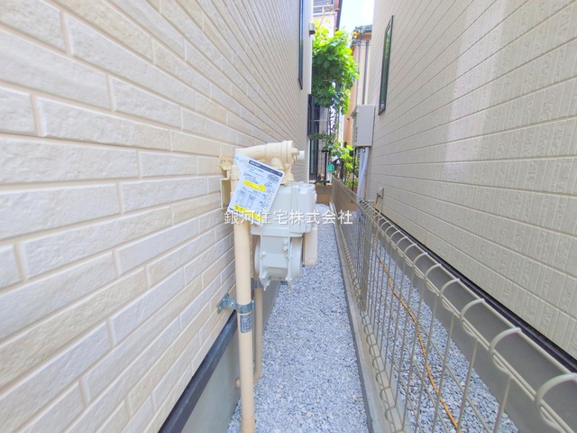 G00378266 東京都国分寺市新町１丁目 新築一戸建て 4790万円 土地面積120.01m² (約36.30坪) 建物面積92.33m² (約27.92坪) 間取り４ＬＤＫ 築年月2025年05月(築１年以内)【外観6】