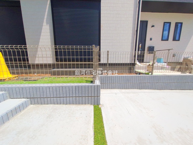 G00378266 東京都国分寺市新町１丁目 新築一戸建て 4790万円 土地面積120.01m² (約36.30坪) 建物面積92.33m² (約27.92坪) 間取り４ＬＤＫ 築年月2025年05月(築１年以内)【外観10】