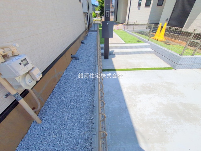 G00378266 東京都国分寺市新町１丁目 新築一戸建て 4790万円 土地面積120.01m² (約36.30坪) 建物面積92.33m² (約27.92坪) 間取り４ＬＤＫ 築年月2025年05月(築１年以内)【外観15】