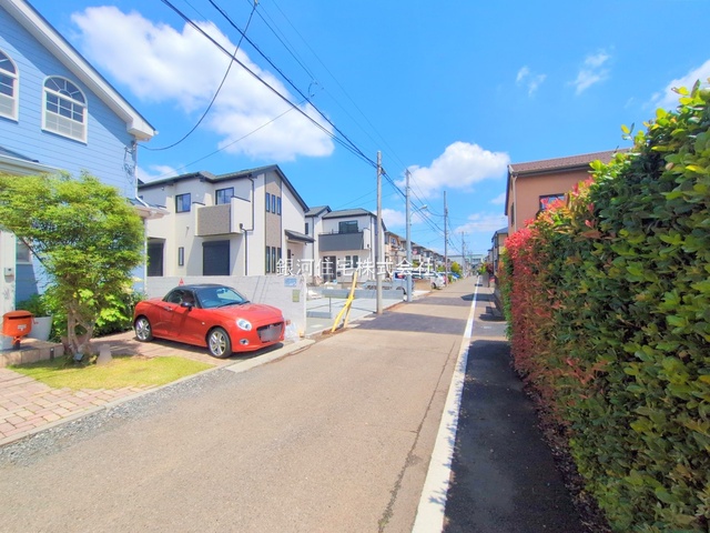 G00378268 東京都国分寺市新町１丁目 新築一戸建て 4590万円 土地面積117.26m² (約35.47坪) 建物面積90.46m² (約27.36坪) 間取り４ＬＤＫ 築年月2025年05月(築１年以内)【外観13】