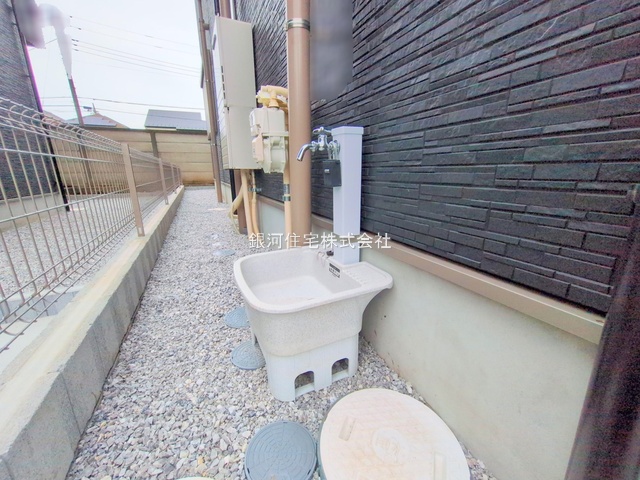G00378275 東京都府中市西府町５丁目 新築一戸建て 6380万円 土地面積117.93m² (約35.67坪) 建物面積95.50m² (約28.88坪) 間取り４ＬＤＫ 築年月2025年02月(築１年以内)【外観14】