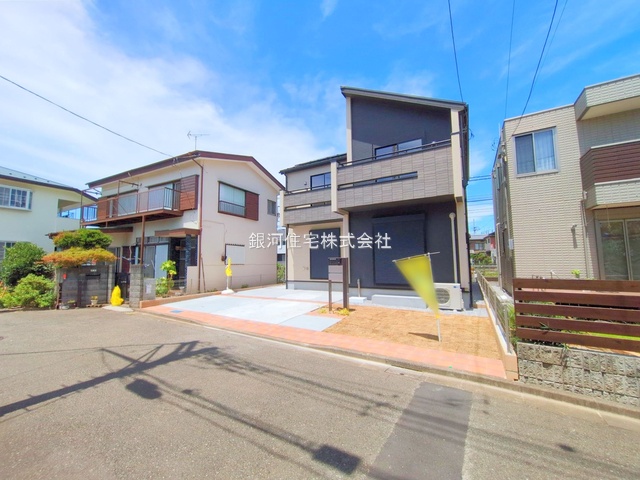G00378290 東京都府中市清水が丘３丁目 新築一戸建て 7580万円 土地面積144.25m² (約43.63坪) 建物面積107.23m² (約32.43坪) 間取り４ＬＤＫ 築年月2025年07月(築１年以内)【外観2】