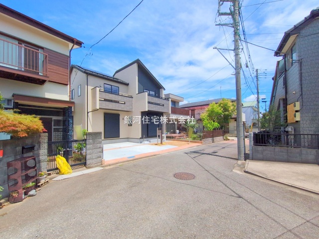 G00378290 東京都府中市清水が丘３丁目 新築一戸建て 7580万円 土地面積144.25m² (約43.63坪) 建物面積107.23m² (約32.43坪) 間取り４ＬＤＫ 築年月2025年07月(築１年以内)【外観3】