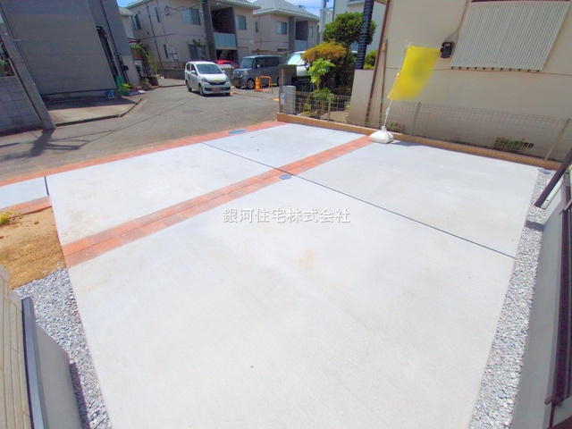 G00378290 東京都府中市清水が丘３丁目 新築一戸建て 7580万円 土地面積144.25m² (約43.63坪) 建物面積107.23m² (約32.43坪) 間取り４ＬＤＫ 築年月2025年07月(築１年以内)【外観5】
