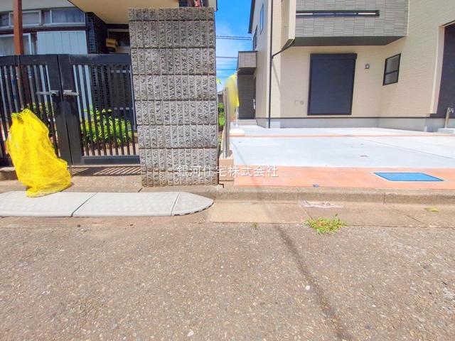 G00378290 東京都府中市清水が丘３丁目 新築一戸建て 7580万円 土地面積144.25m² (約43.63坪) 建物面積107.23m² (約32.43坪) 間取り４ＬＤＫ 築年月2025年07月(築１年以内)【外観10】