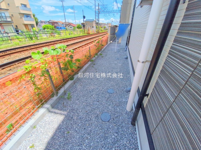 G00378290 東京都府中市清水が丘３丁目 新築一戸建て 7580万円 土地面積144.25m² (約43.63坪) 建物面積107.23m² (約32.43坪) 間取り４ＬＤＫ 築年月2025年07月(築１年以内)【外観15】
