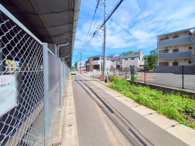 G00378306 東京都府中市分梅町２丁目 新築一戸建て 6499万円 土地面積113.28m² (約34.26坪) 建物面積90.26m² (約27.30坪) 間取り３ＬＤＫ 築年月2025年11月【外観3】