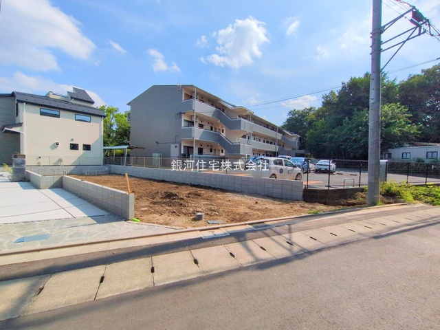 G00378306 東京都府中市分梅町２丁目 新築一戸建て 6499万円 土地面積113.28m² (約34.26坪) 建物面積90.26m² (約27.30坪) 間取り３ＬＤＫ 築年月2025年11月【外観5】
