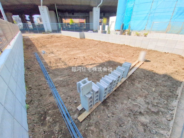G00378306 東京都府中市分梅町２丁目 新築一戸建て 6499万円 土地面積113.28m² (約34.26坪) 建物面積90.26m² (約27.30坪) 間取り３ＬＤＫ 築年月2025年11月【外観10】