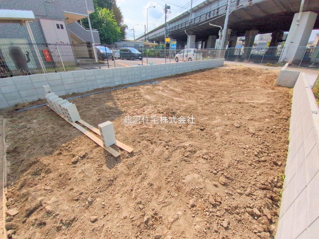 G00378306 東京都府中市分梅町２丁目 新築一戸建て 6499万円 土地面積113.28m² (約34.26坪) 建物面積90.26m² (約27.30坪) 間取り３ＬＤＫ 築年月2025年11月【外観11】