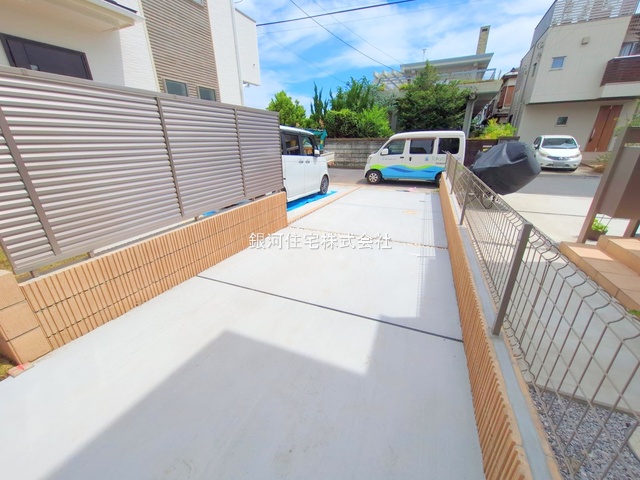 G00378332 東京都日野市南平１丁目 新築一戸建て 4580万円 土地面積119.84m² (約36.25坪) 建物面積93.96m² (約28.42坪) 間取り４ＬＤＫ 築年月2025年06月(築１年以内)【外観9】