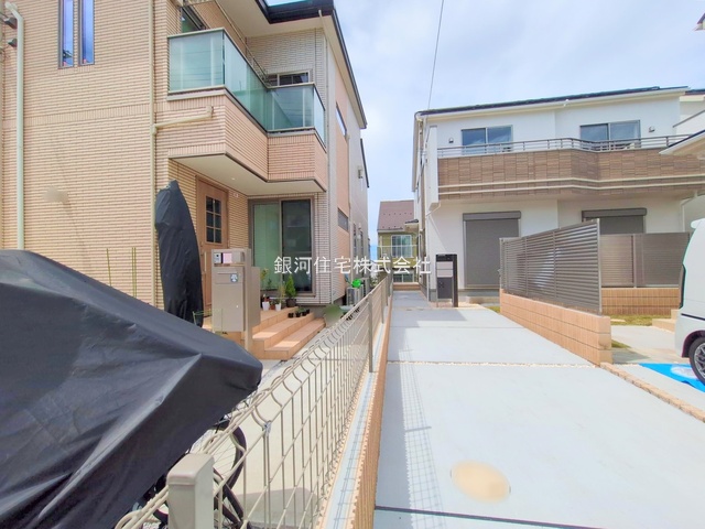 G00378332 東京都日野市南平１丁目 新築一戸建て 4580万円 土地面積119.84m² (約36.25坪) 建物面積93.96m² (約28.42坪) 間取り４ＬＤＫ 築年月2025年06月(築１年以内)【外観12】