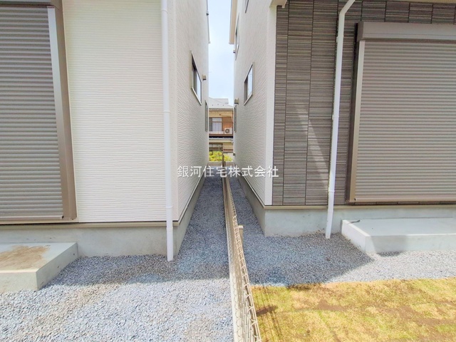 G00378332 東京都日野市南平１丁目 新築一戸建て 4580万円 土地面積119.84m² (約36.25坪) 建物面積93.96m² (約28.42坪) 間取り４ＬＤＫ 築年月2025年06月(築１年以内)【外観18】