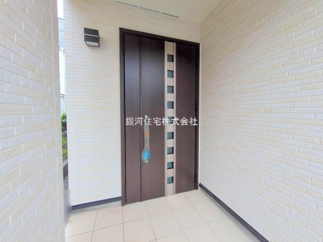 G00378349 神奈川県相模原市南区双葉２丁目 新築一戸建て 3690万円 土地面積94.67m² (約28.63坪) 建物面積90.98m² (約27.52坪) 間取り４ＬＤＫ 築年月2025年06月(築１年以内)【外観6】