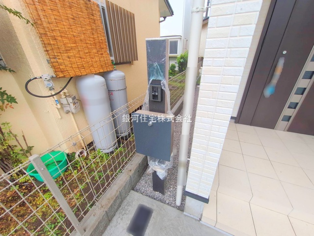 G00378349 神奈川県相模原市南区双葉２丁目 新築一戸建て 3690万円 土地面積94.67m² (約28.63坪) 建物面積90.98m² (約27.52坪) 間取り４ＬＤＫ 築年月2025年06月(築１年以内)【外観9】