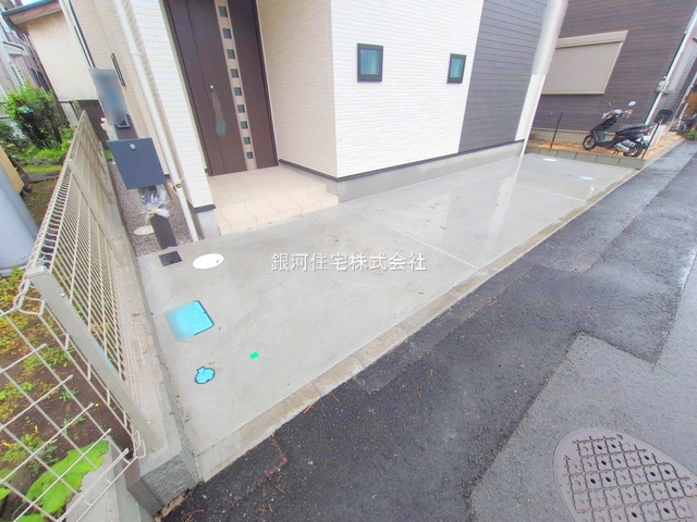 G00378349 神奈川県相模原市南区双葉２丁目 新築一戸建て 3690万円 土地面積94.67m² (約28.63坪) 建物面積90.98m² (約27.52坪) 間取り４ＬＤＫ 築年月2025年06月(築１年以内)【外観11】