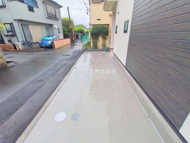 G00378349 神奈川県相模原市南区双葉２丁目 新築一戸建て 3690万円 土地面積94.67m² (約28.63坪) 建物面積90.98m² (約27.52坪) 間取り４ＬＤＫ 築年月2025年06月(築１年以内)【外観15】