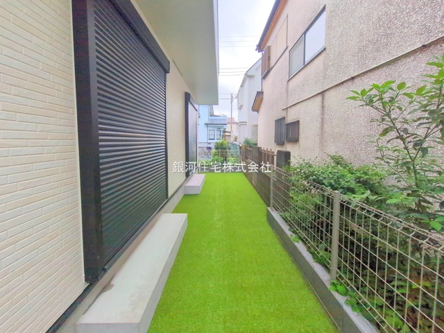 G00378349 神奈川県相模原市南区双葉２丁目 新築一戸建て 3690万円 土地面積94.67m² (約28.63坪) 建物面積90.98m² (約27.52坪) 間取り４ＬＤＫ 築年月2025年06月(築１年以内)【外観17】