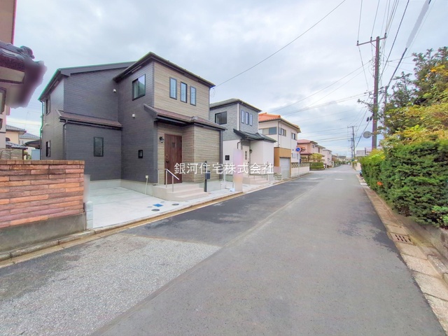G00378501 千葉県千葉市美浜区磯辺１丁目 新築一戸建て 4190万円 土地面積100.24m² (約30.32坪) 建物面積95.64m² (約28.93坪) 間取り４ＬＤＫ 築年月2025年10月(築１年以内)【外観3】